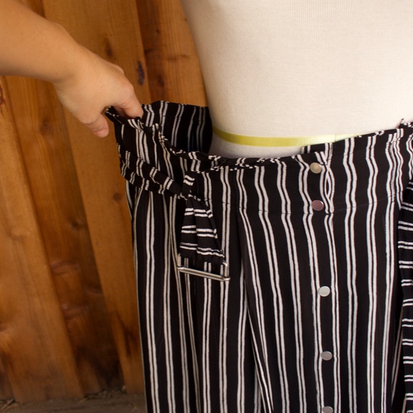 A.L.C 100% Silk Black & White Striped Button Down Skirt With Belt Size 10 - Picture 13 of 16